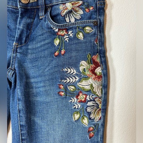 Blank NYC Blue Floral Embroidered Cropped Jeans - Picture 11 of 16